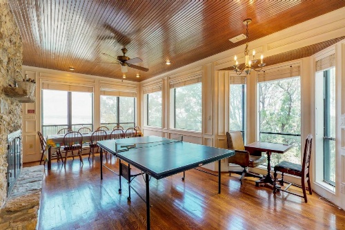 Maverick Mountaintop Retreat image 18