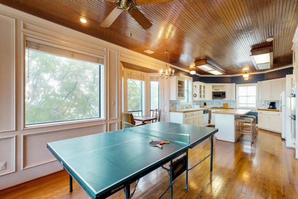 Maverick Mountaintop Retreat Image 38